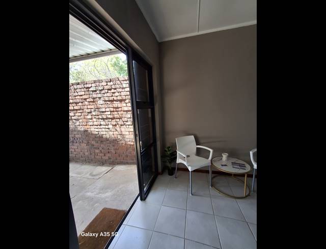50M² BUSINESS TO LET IN SCOTTSVILLE